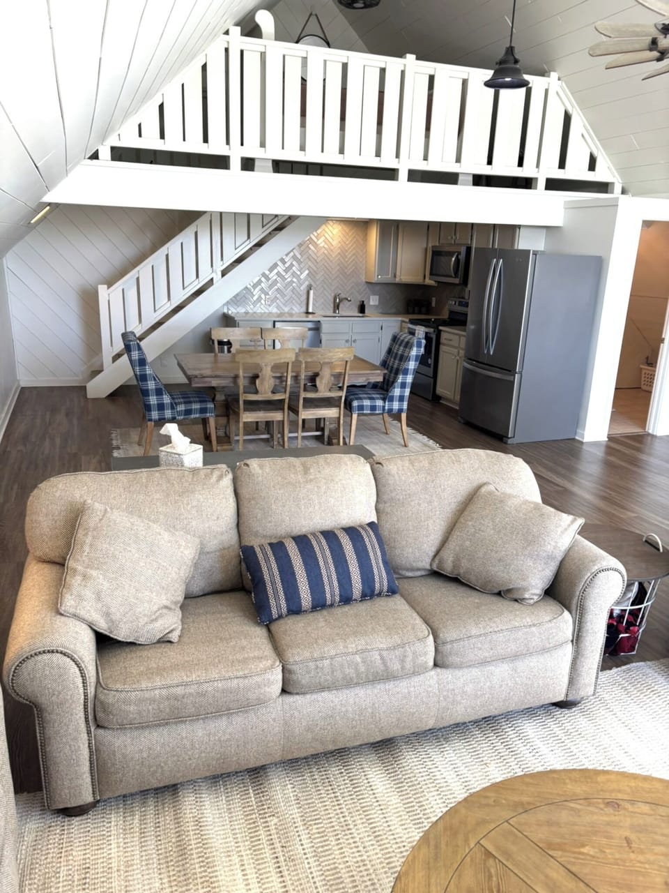 Kitchen and dining area.