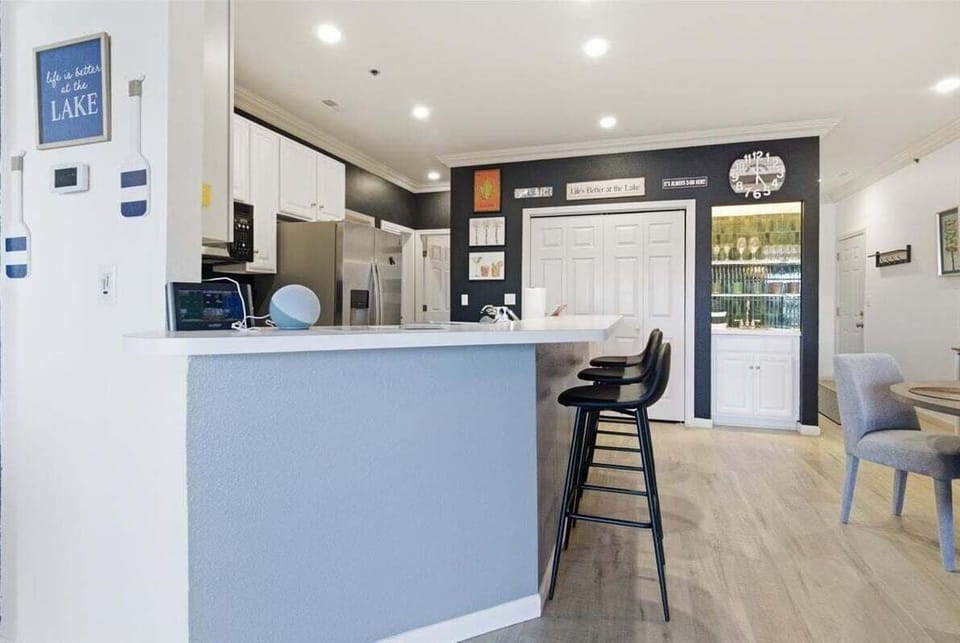 Condo, Multiple Beds, Pool Access (View to a Thrill) | 3 bedrooms, individually decorated, individually furnished, bed sheets