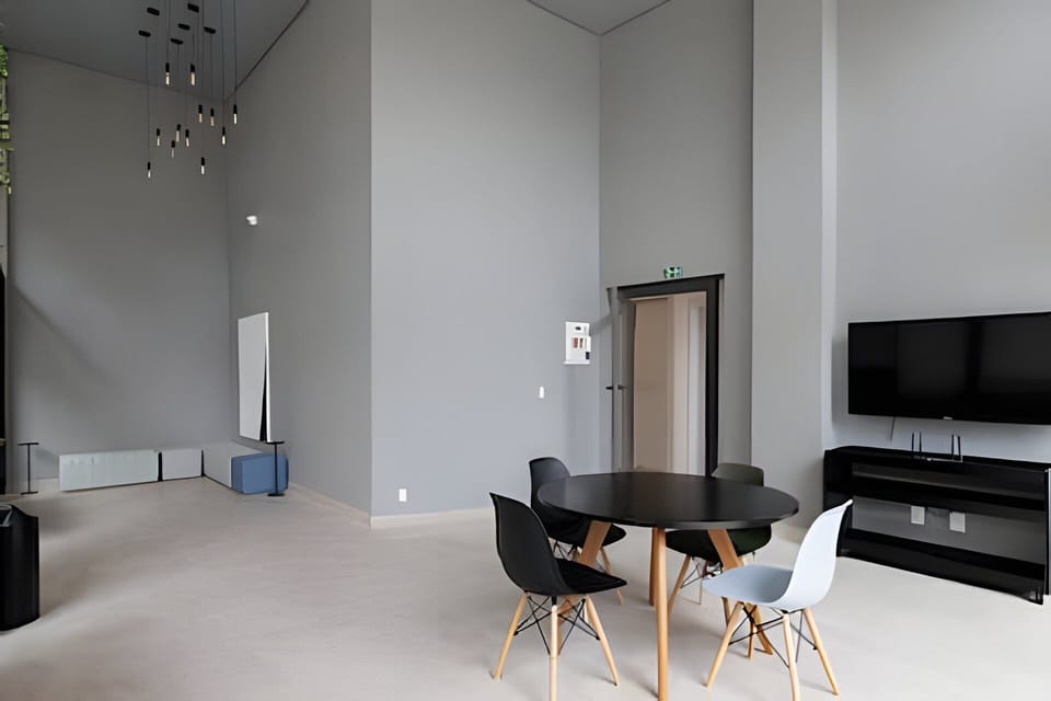 Basic Apartment | Dining