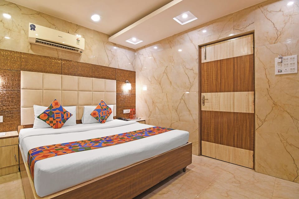 Deluxe Room | Egyptian cotton sheets, premium bedding, in-room safe, free WiFi