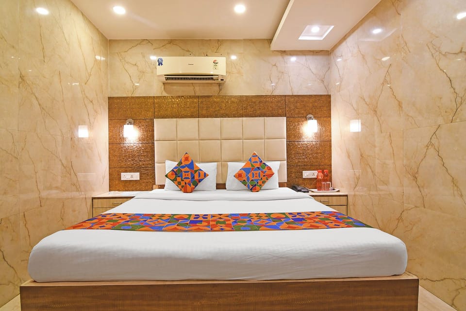 Deluxe Room | Egyptian cotton sheets, premium bedding, in-room safe, free WiFi