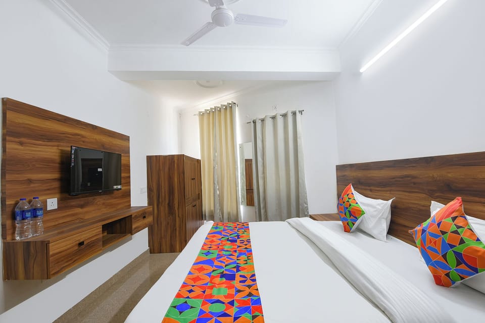 Deluxe Room | Egyptian cotton sheets, premium bedding, in-room safe, free WiFi