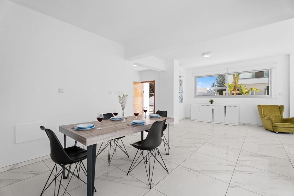 Villa Elite Blu Breeze by Ezoria Villas (15993)