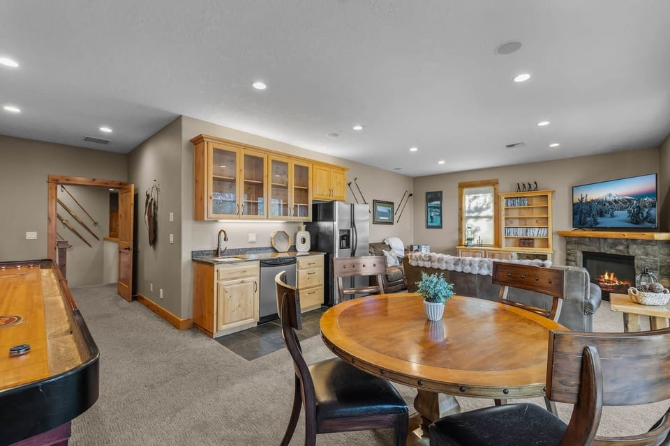 sunriver-vacation-home-game-room.jpg