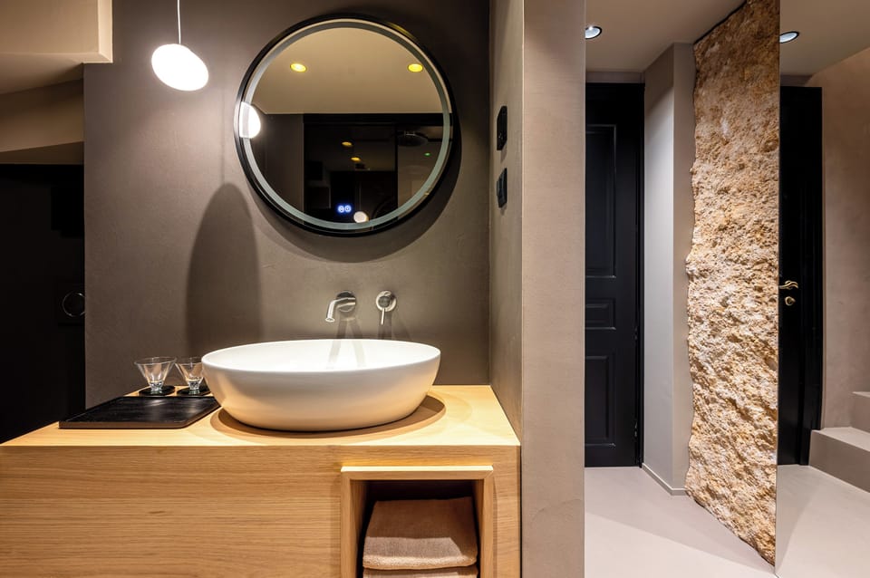 Luxury Room | Bathroom