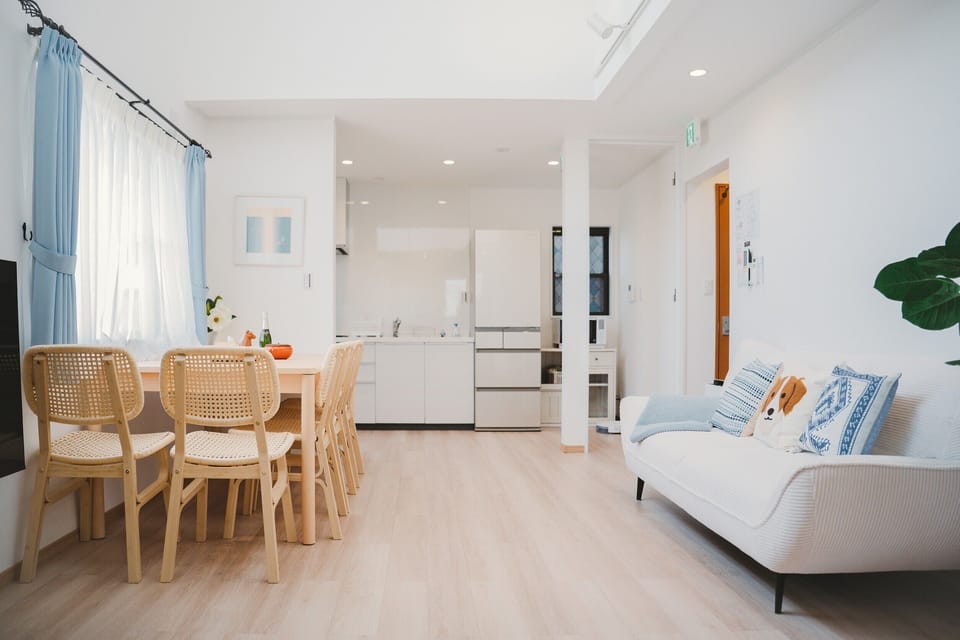 Premium Room, Mountain View | Living area | 60-inch flat-screen TV with digital channels, first-run movies