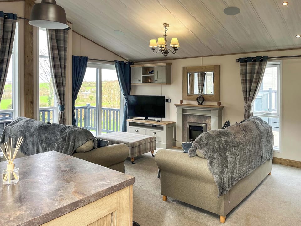 Open plan living space | Lodge 28, Bodinnick