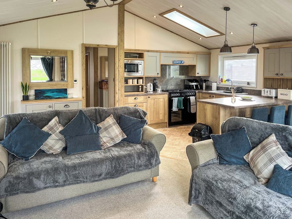 Open plan living space | Lodge 28, Bodinnick
