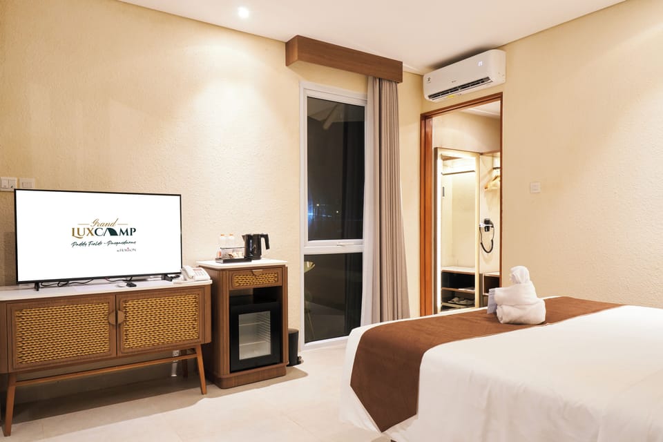 Twin Room, Garden View | In-room safe, free WiFi