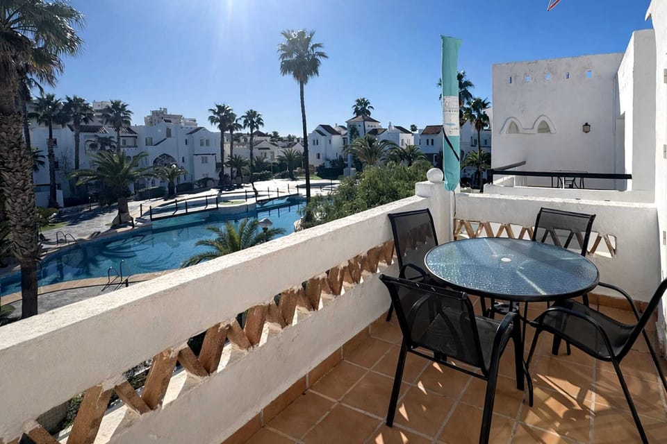 Holiday Home Swimming Pool