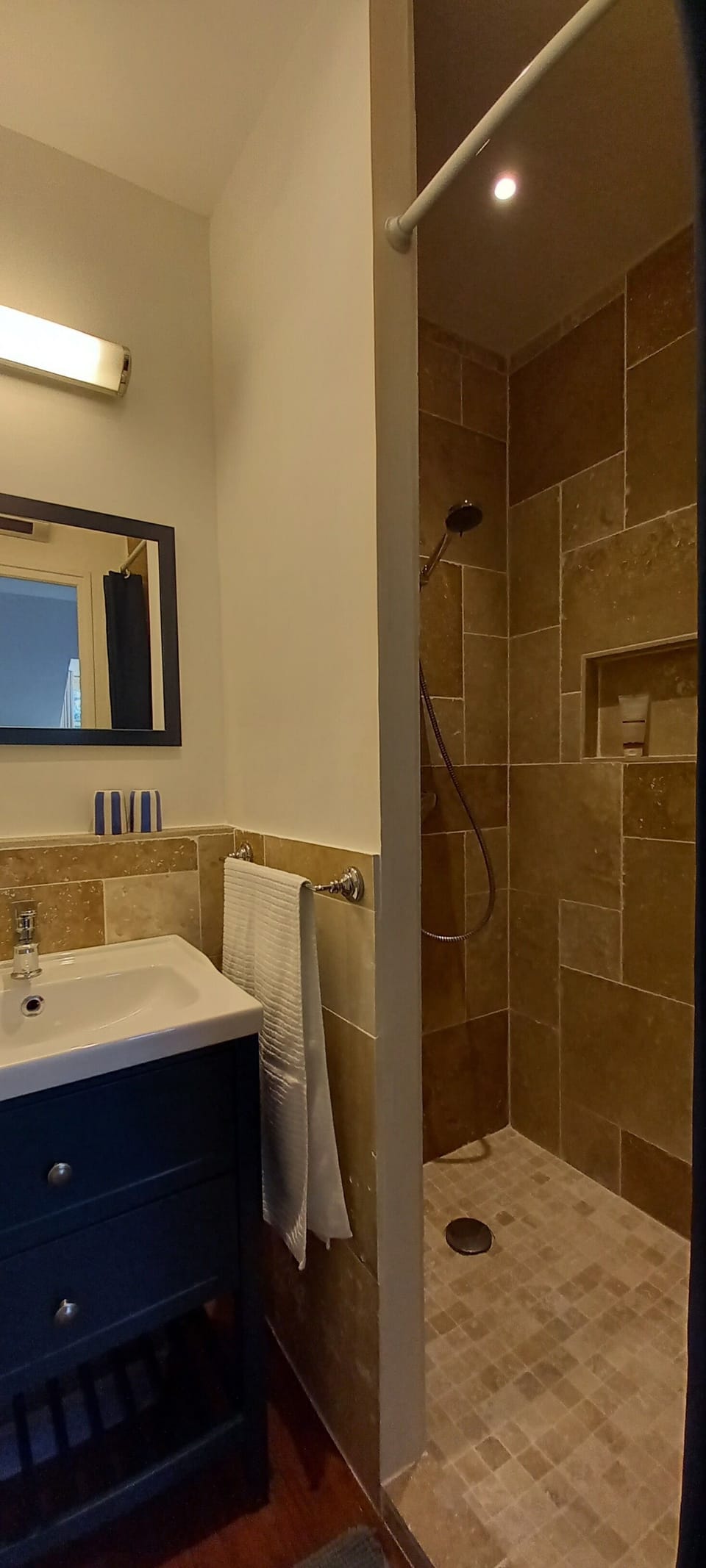 Comfort Double Room | Bathroom