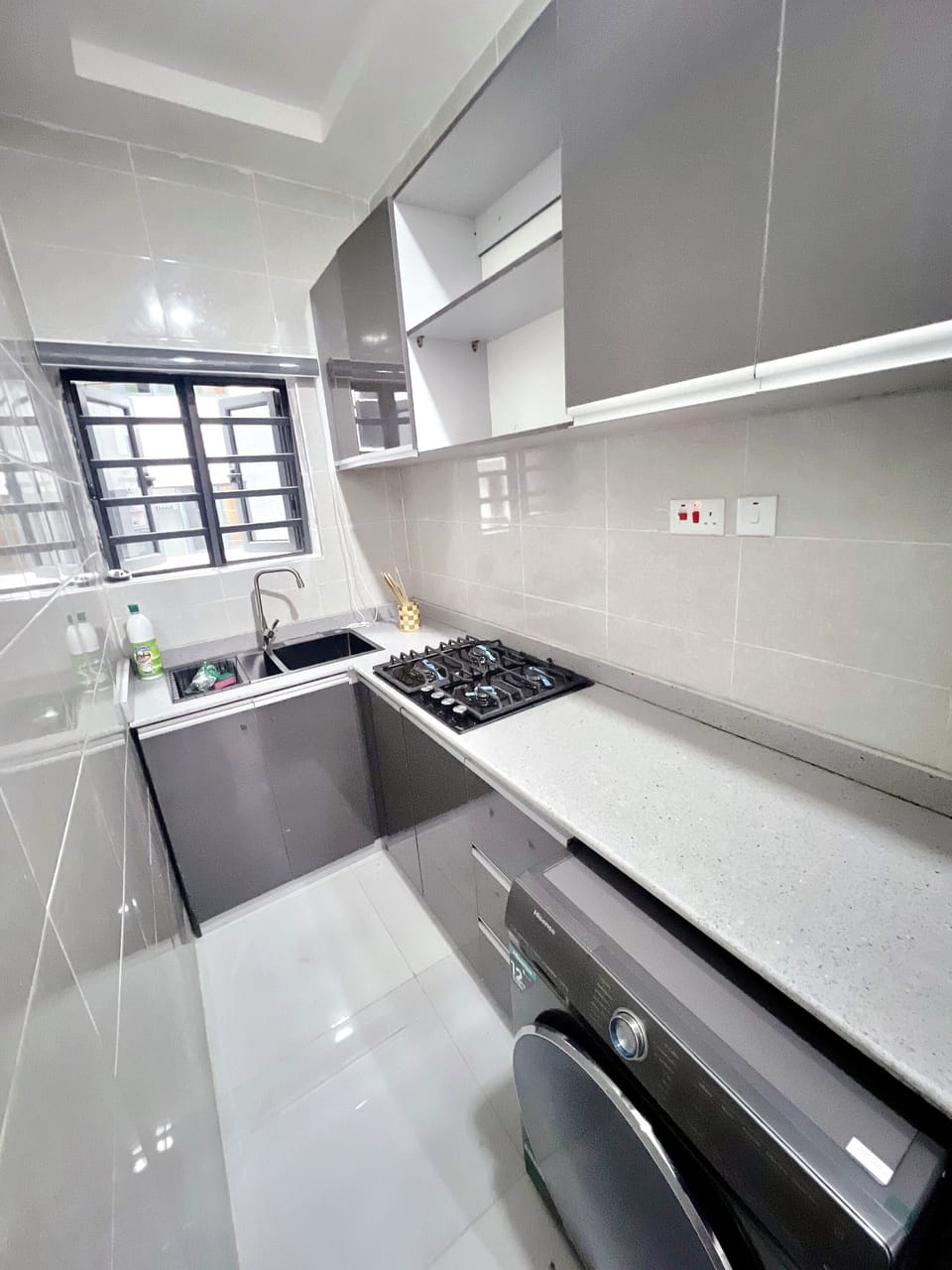 Comfort Apartment, 1 Bedroom, Balcony, City View | Private kitchen | Full-size fridge, microwave, oven, cookware/dishes/utensils