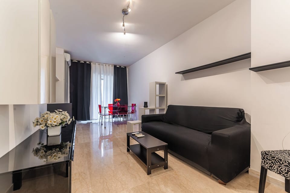 Deluxe Condo | Living area
