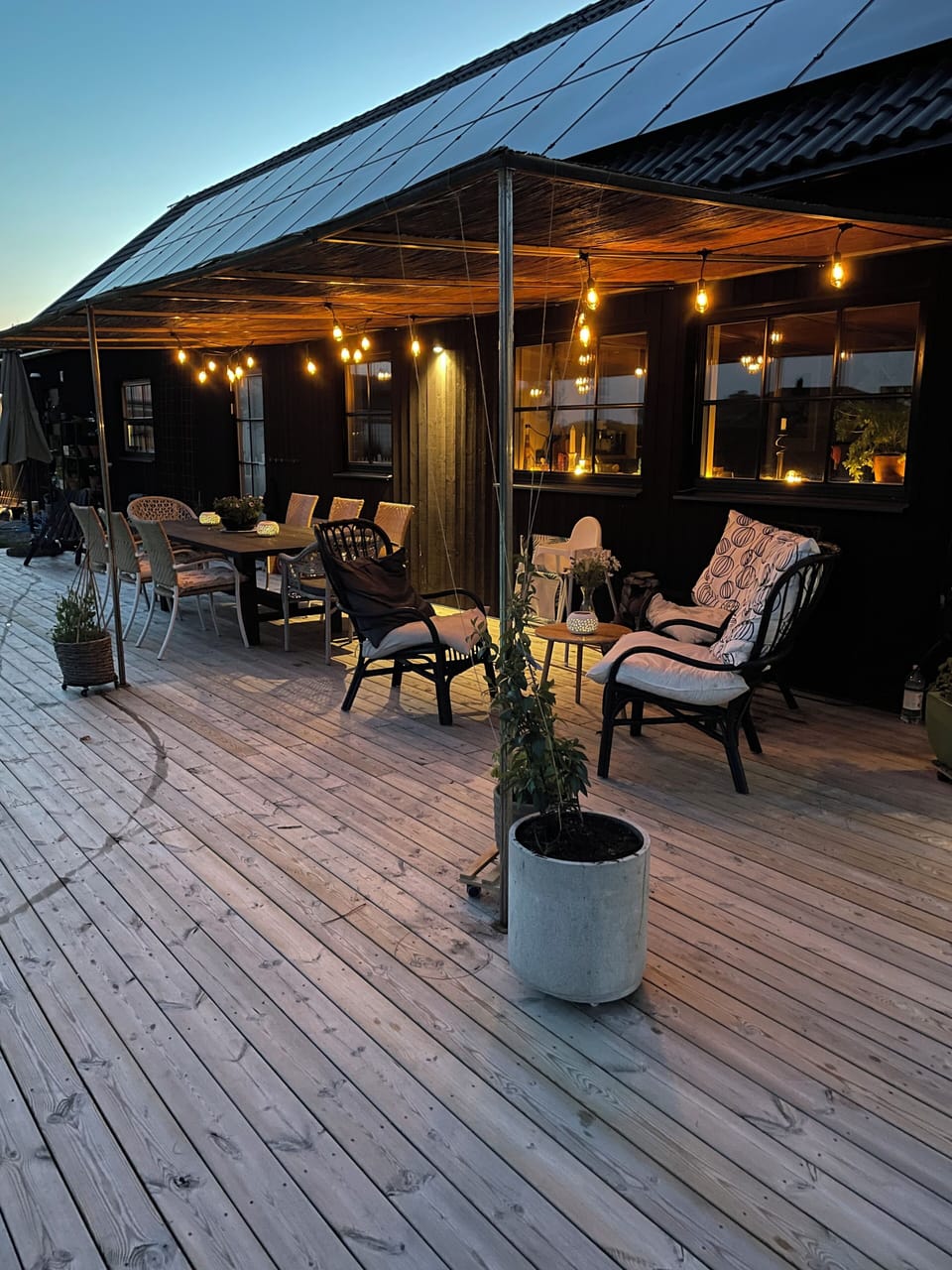Outdoor dining