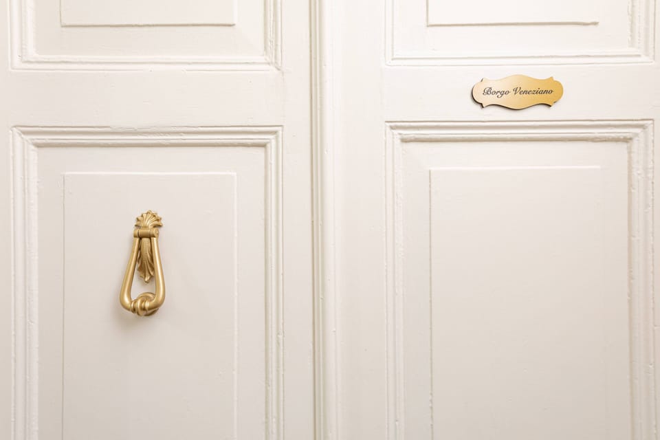 Deluxe Apartment, City View | Interior detail