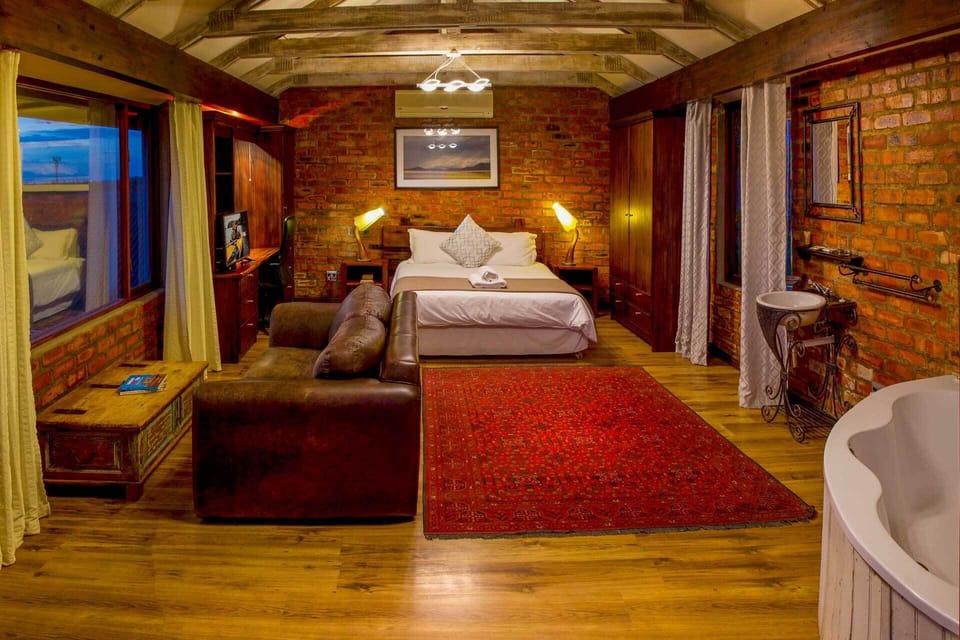 Classic Double Room | Desk, laptop workspace, free WiFi