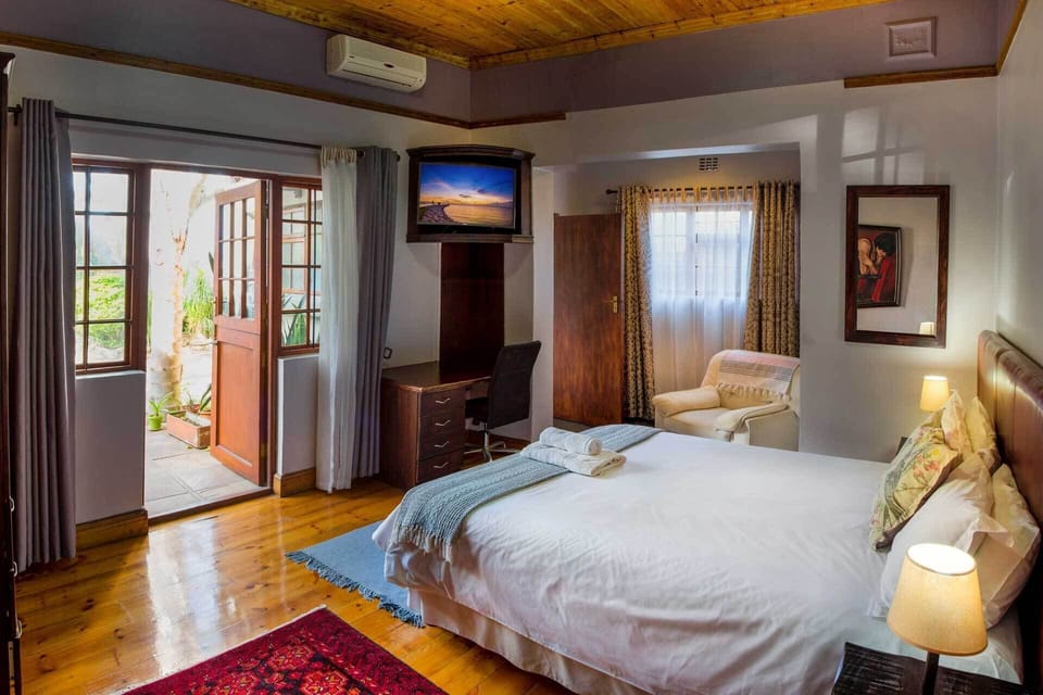 Classic Double Room | Desk, laptop workspace, free WiFi