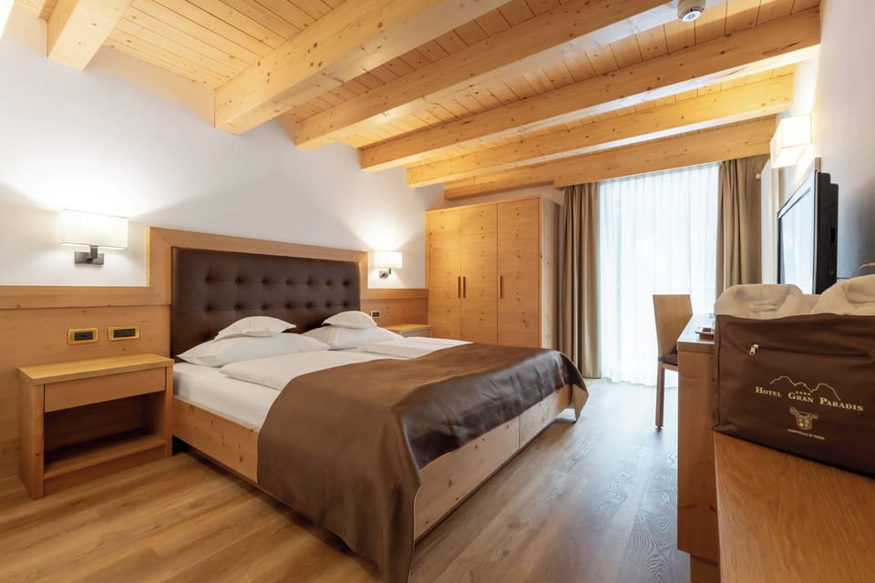 Standard Double Room, Balcony | In-room safe, blackout drapes, free WiFi, wheelchair access