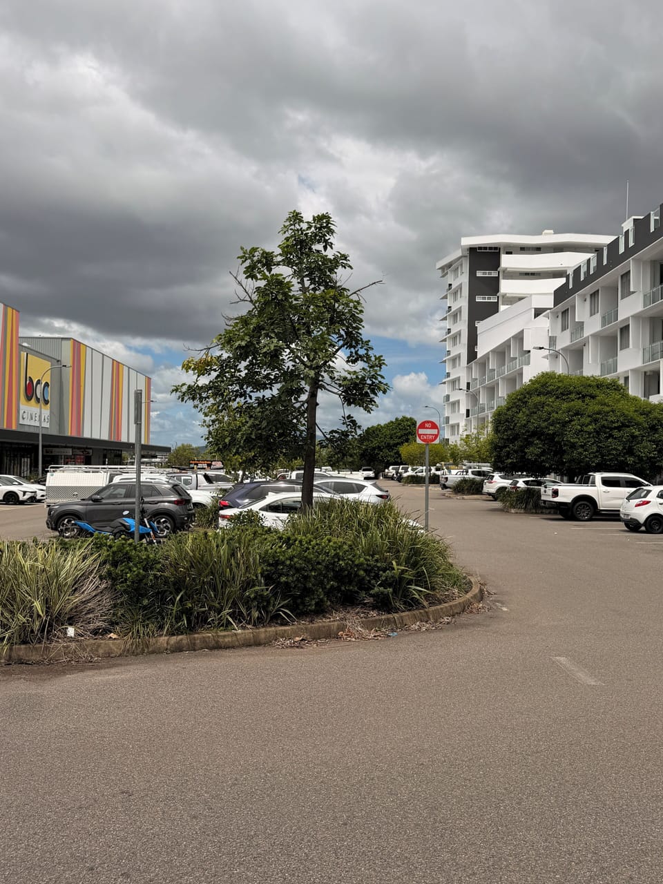 Building location opposite to Bcc cinemas at central