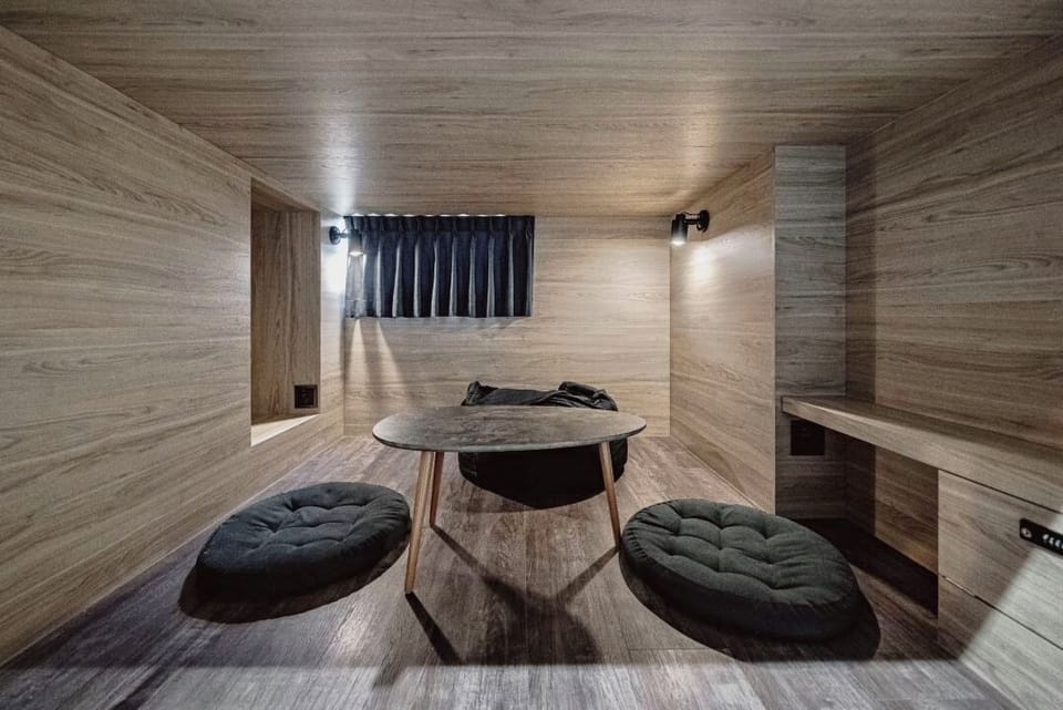 Basic Quadruple Room, Multiple Beds | Interior