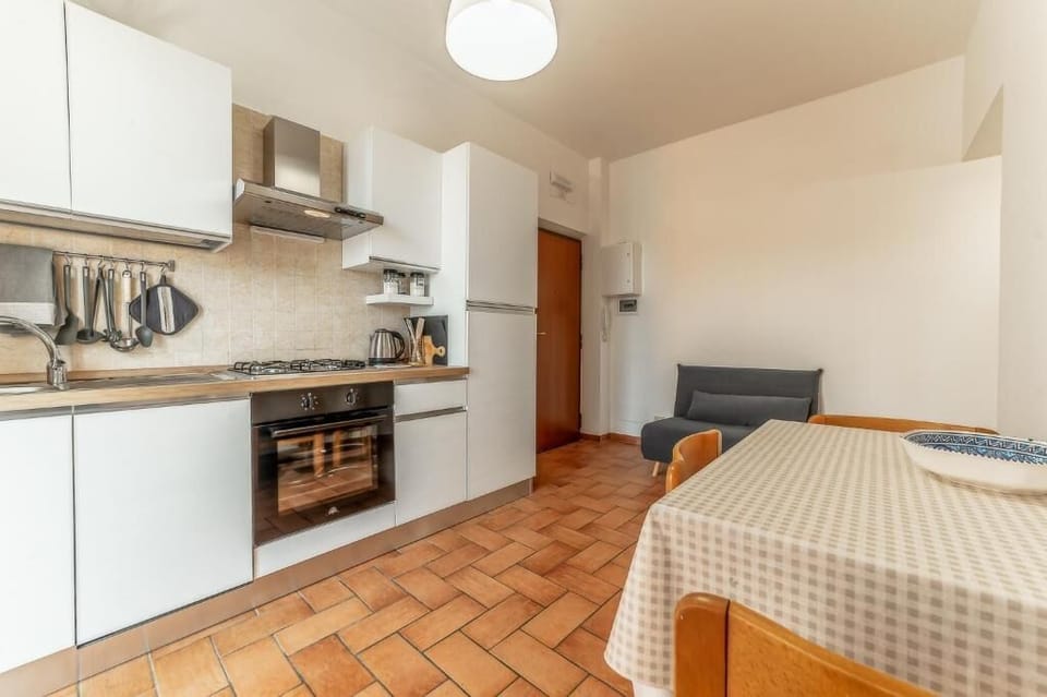 Apartment, Balcony | Private kitchen | Fridge, oven, dishwasher, espresso maker