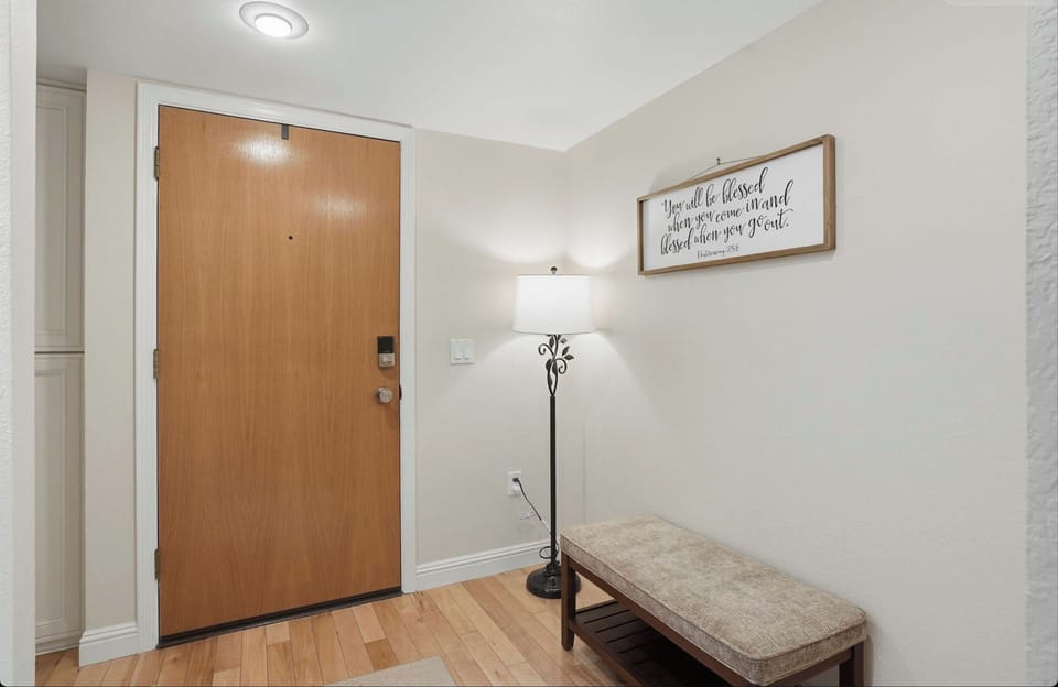 360 Stimson Pismo Beach Vacation Rental - Entry Foyer