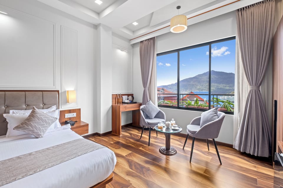 Executive Double Room | Desk, WiFi (free)