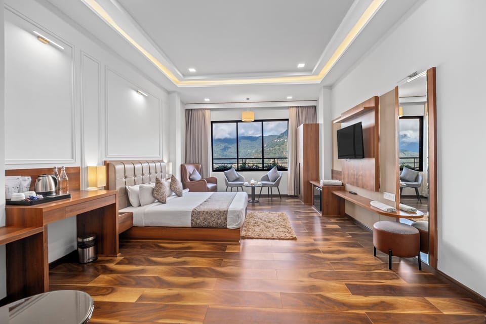 Suite, Valley View | Desk, WiFi (free)