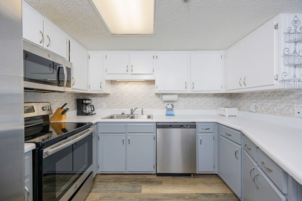 Condo, 2 Bedrooms | Private kitchen | Coffee/tea maker, fridge, oven