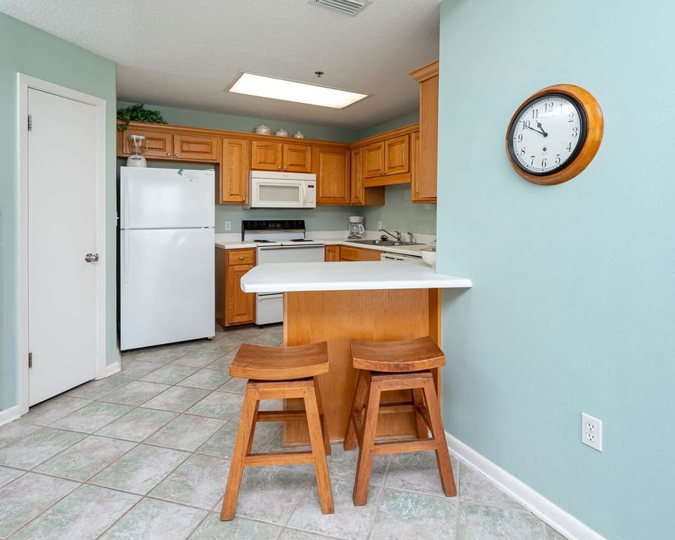 Condo, 2 Bedrooms | Private kitchen | Coffee/tea maker, fridge, oven