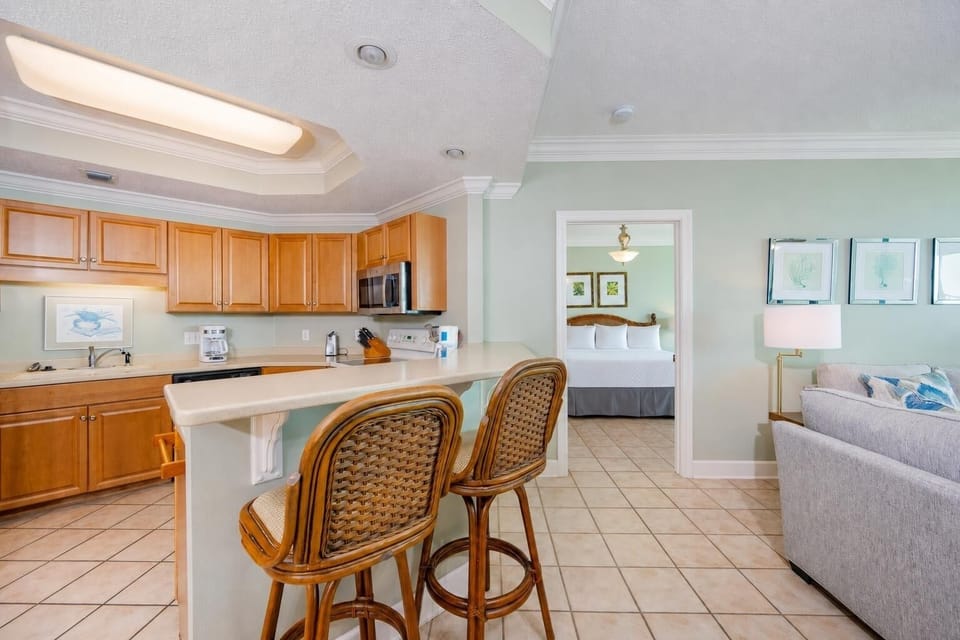 Condo, 3 Bedrooms | Interior