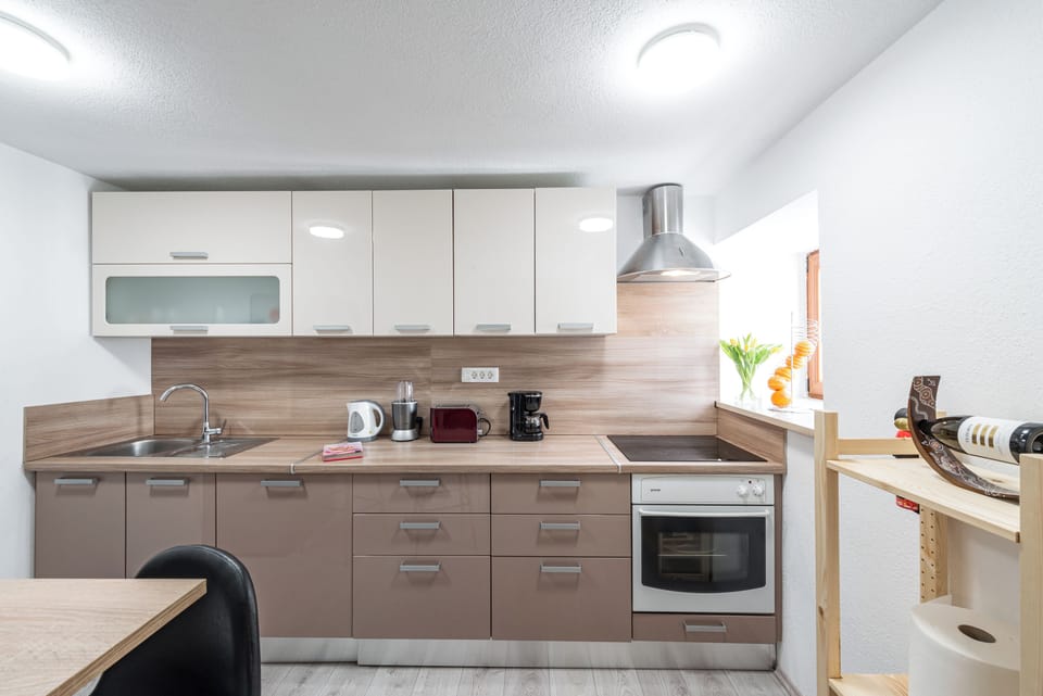 Full Kitchen