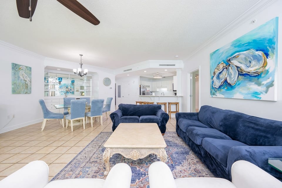 Condo, 3 Bedrooms | Living area