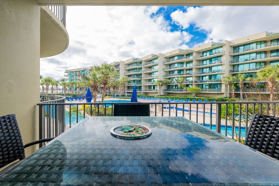 Condo, 2 Bedrooms | Outdoor dining