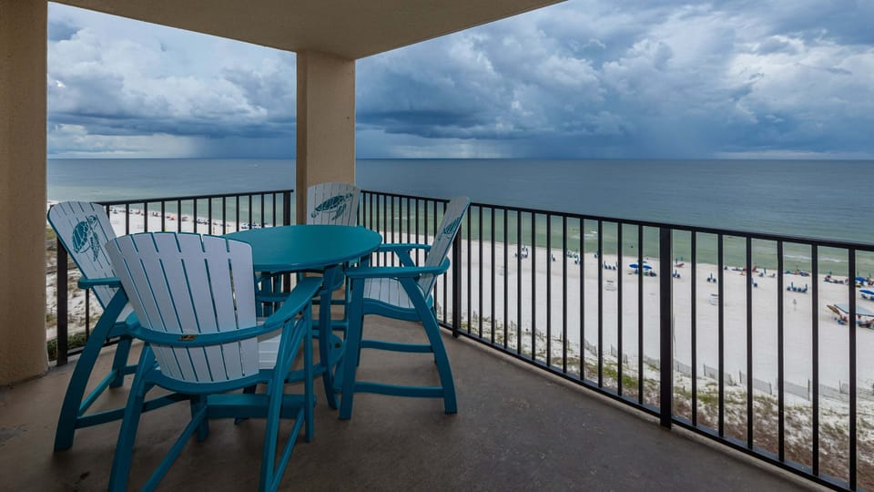 Condo, 2 Bedrooms | Outdoor dining