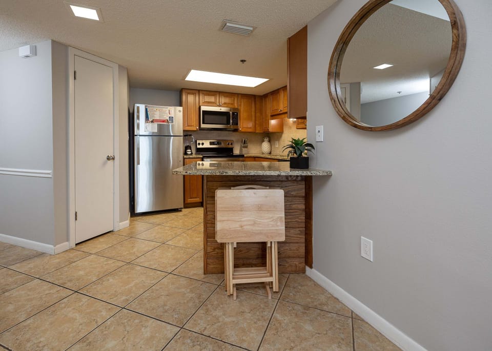 Condo, 2 Bedrooms | Private kitchen | Fridge, oven, coffee/tea maker
