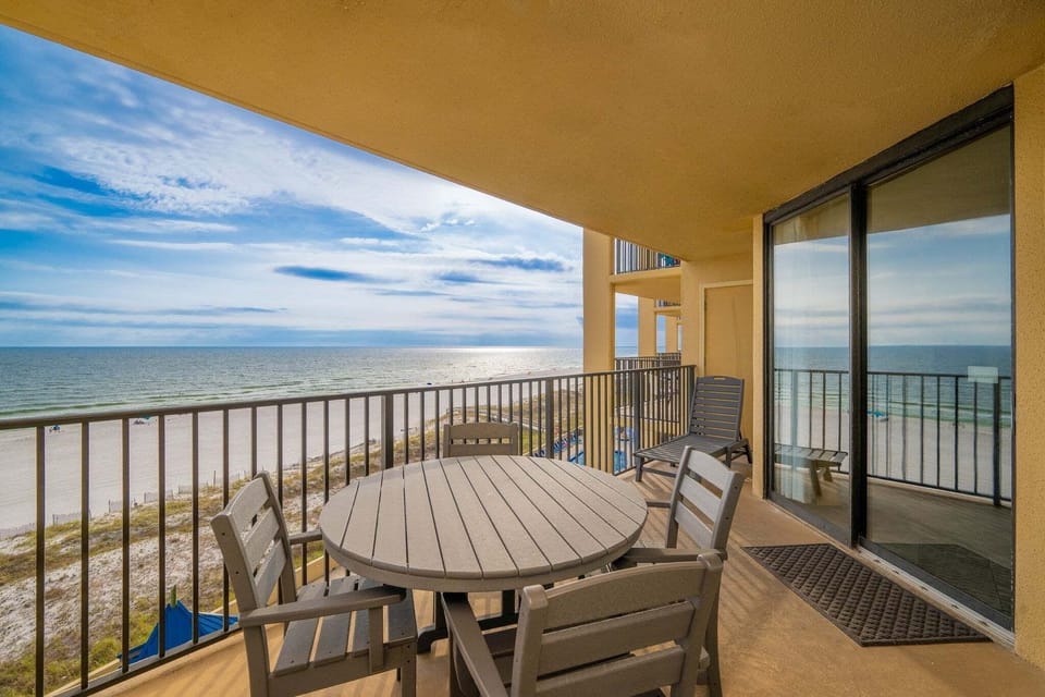 Condo, 2 Bedrooms | Outdoor dining