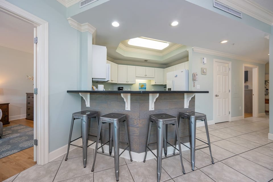 Condo, 3 Bedrooms | Private kitchen | Coffee/tea maker, fridge, oven