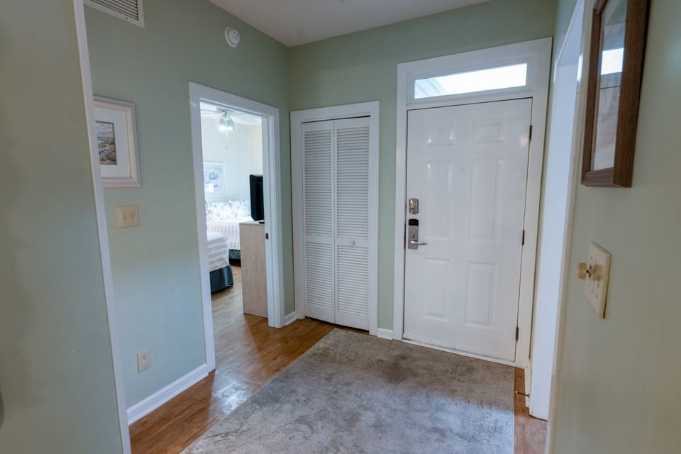 Condo, 2 Bedrooms | Interior