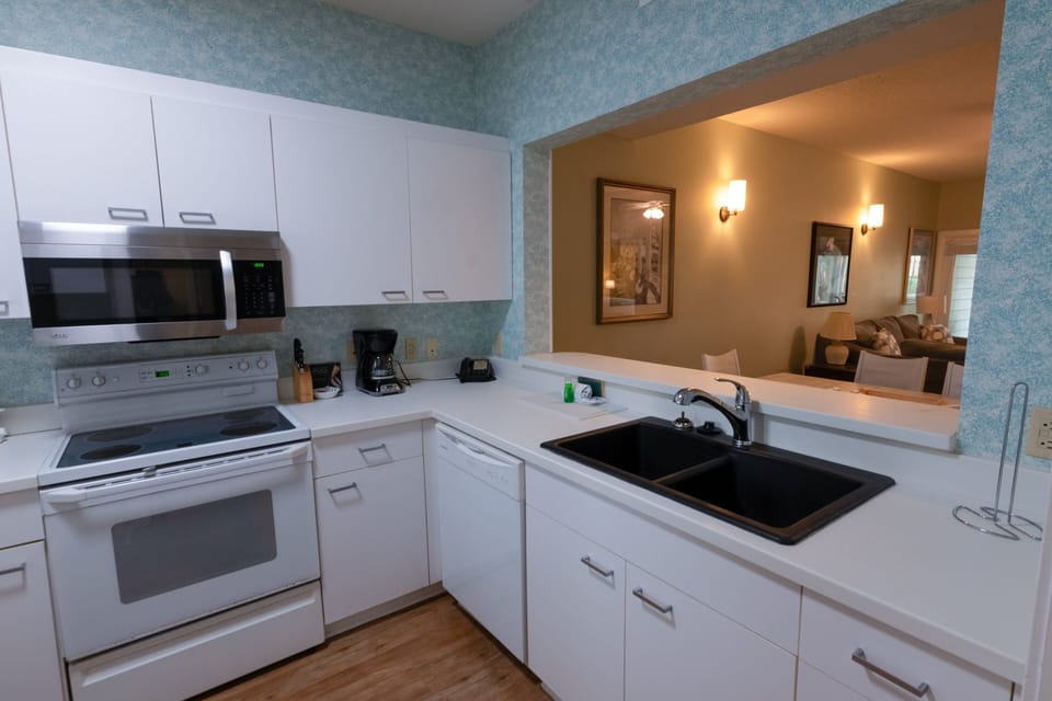 Condo, 2 Bedrooms | Private kitchen | Coffee/tea maker, fridge, oven, toaster