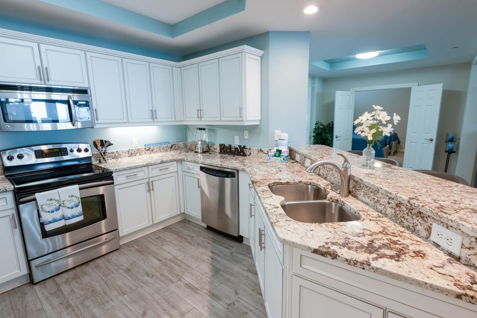 Condo, 3 Bedrooms | Private kitchen | Coffee/tea maker, fridge, oven, toaster