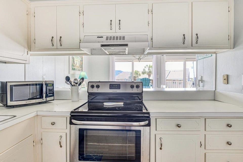 Floral Villa D14 - KITCHEN
