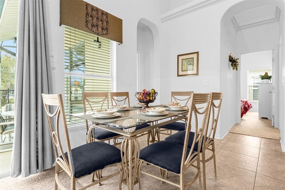Dining Area that Seats 6 People
