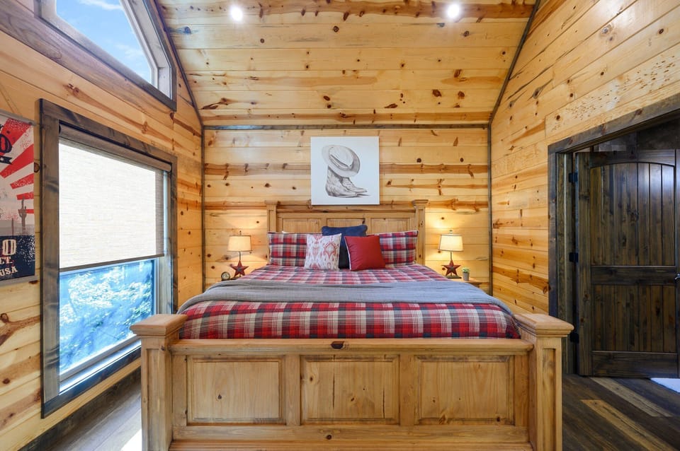 the fourth king suite, makes the lodge perfect for large families or friend groups
