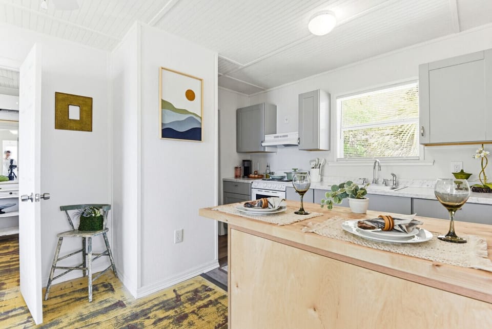 Kitchen | Breakfast Bar | Open Layout & Window Light