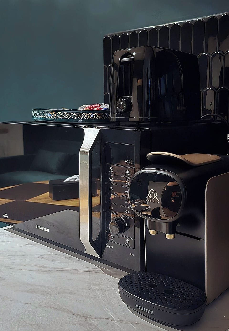 L'Atelier de l'Emeraude | Microwave