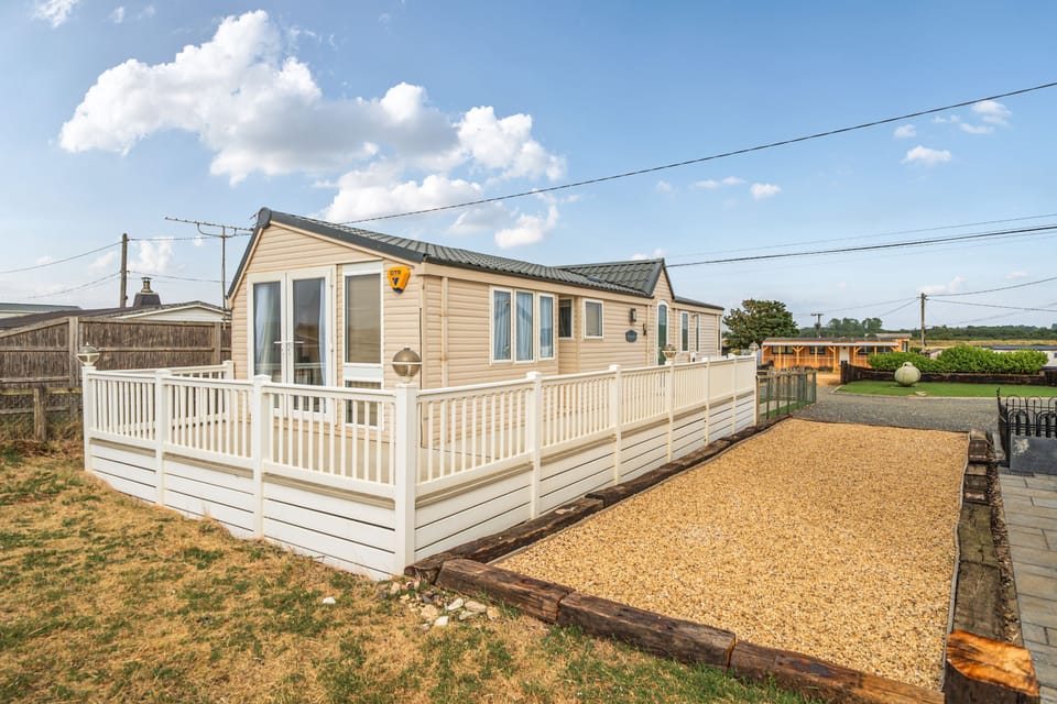 wrap around verandah (2 sides)