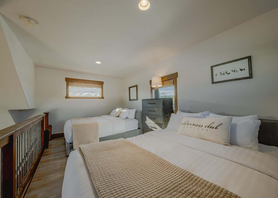 House, Multiple Beds, Hot Tub, Mountain View (Wilderness Club Home) | 2 bedrooms, individually decorated, individually furnished, bed sheets