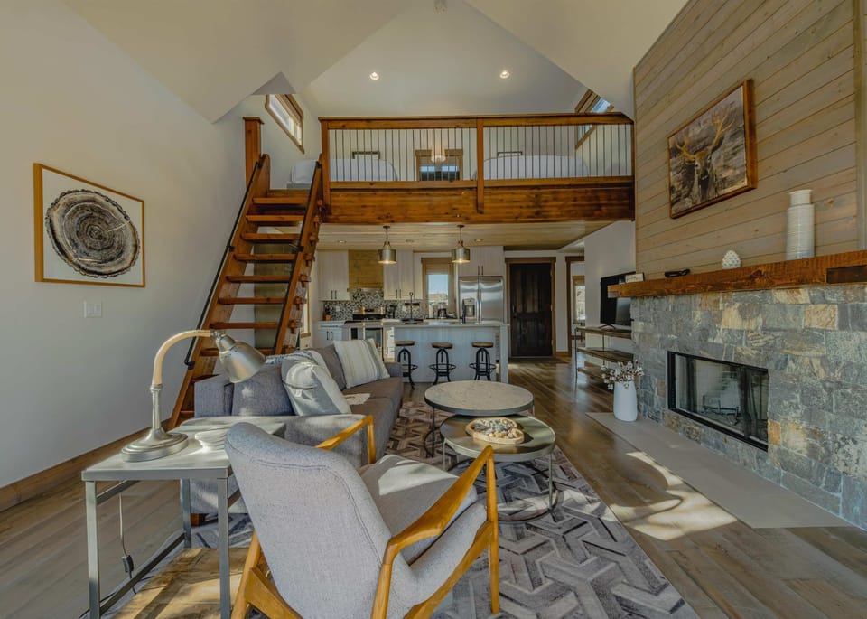 House, Multiple Beds, Hot Tub, Mountain View (Wilderness Club Home) | Living area