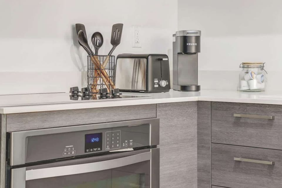 Fully equipped kitchen for everyday cooking